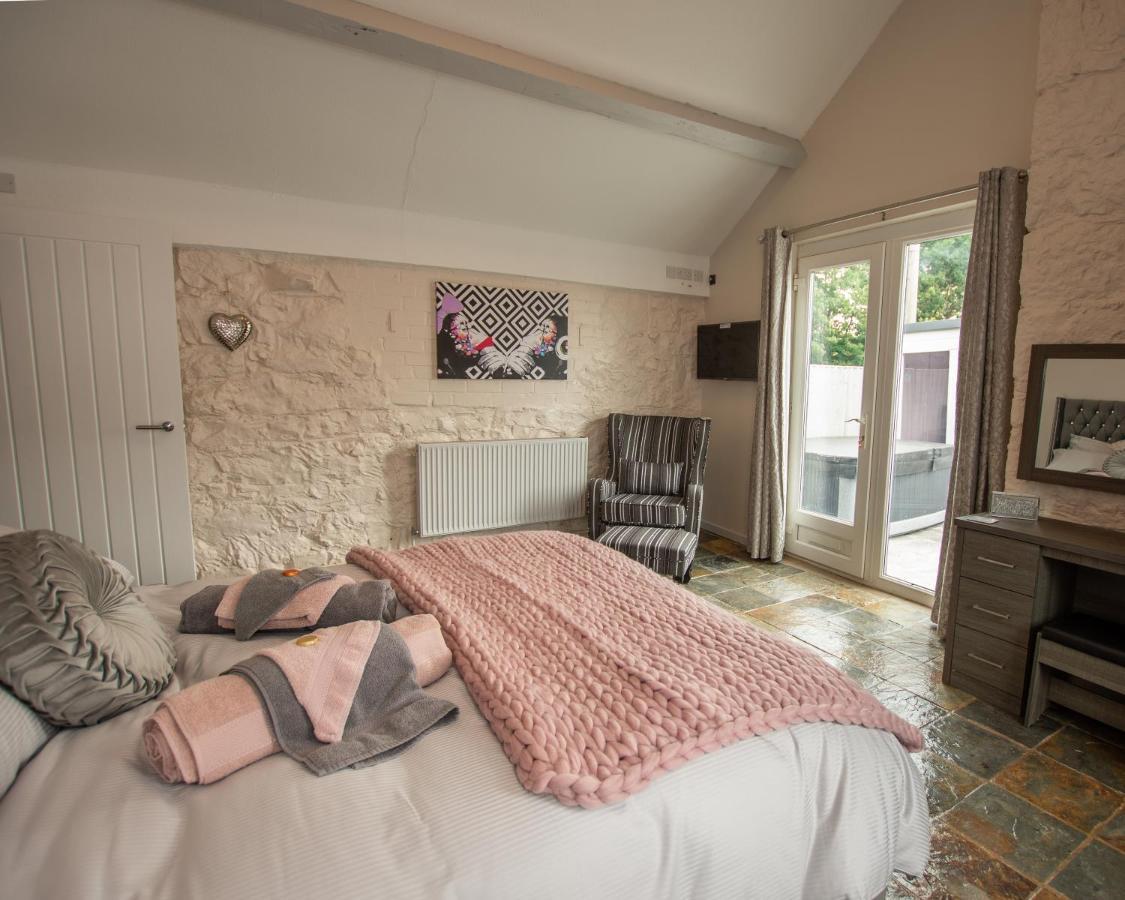 Dwylig Isa Holiday Cottages Rhuddlan Екстериор снимка