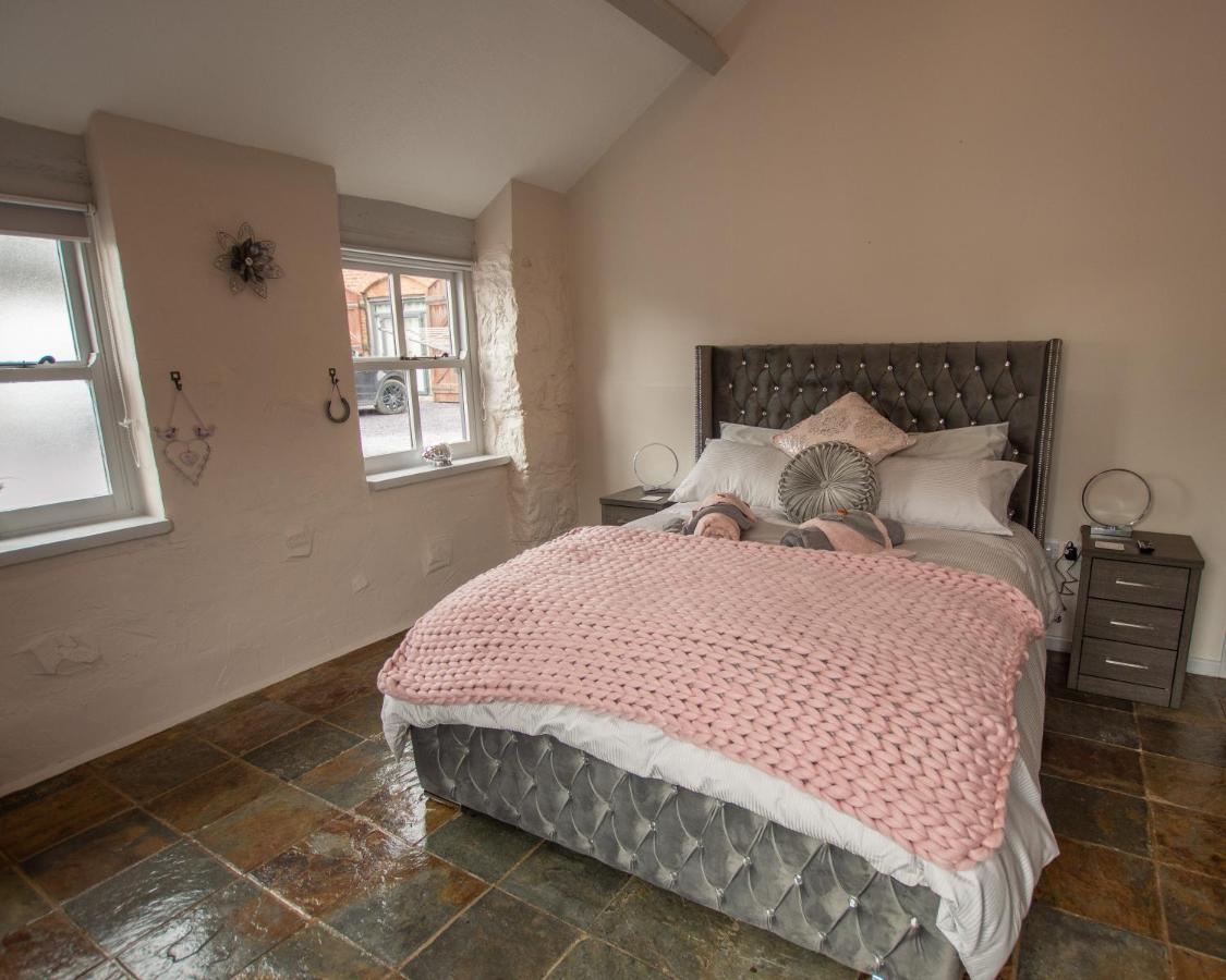 Dwylig Isa Holiday Cottages Rhuddlan Екстериор снимка