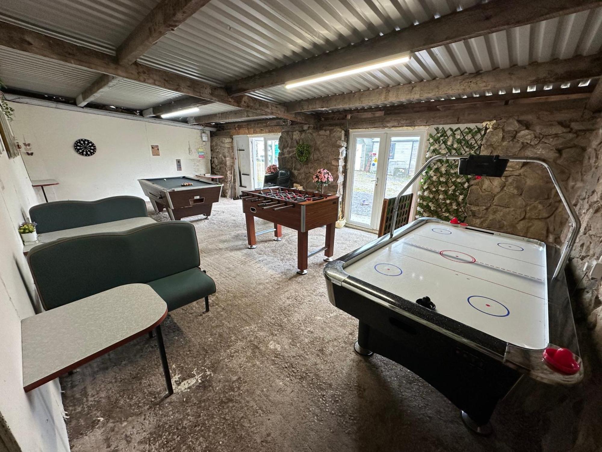 Dwylig Isa Holiday Cottages Rhuddlan Екстериор снимка