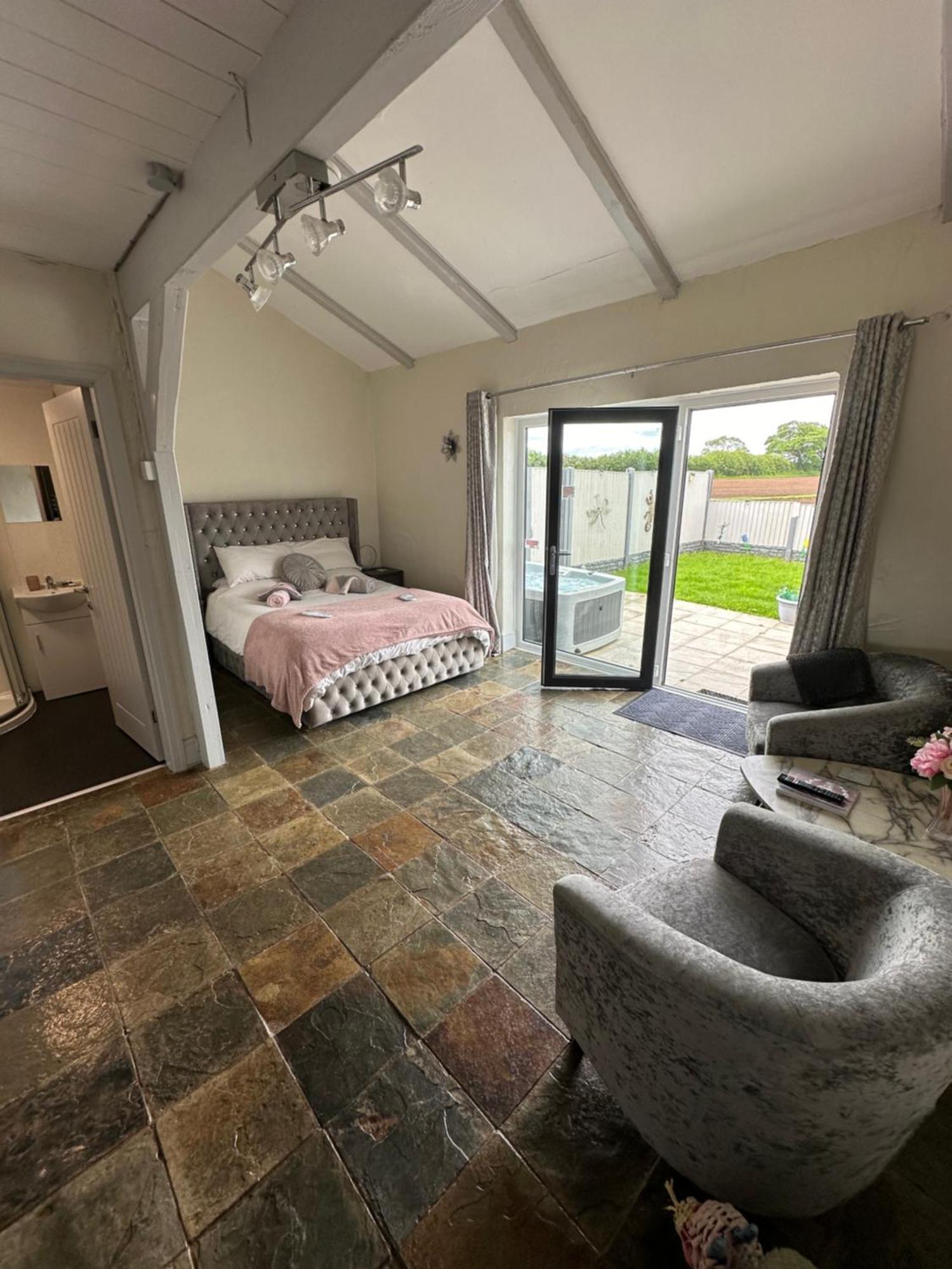 Dwylig Isa Holiday Cottages Rhuddlan Стая снимка