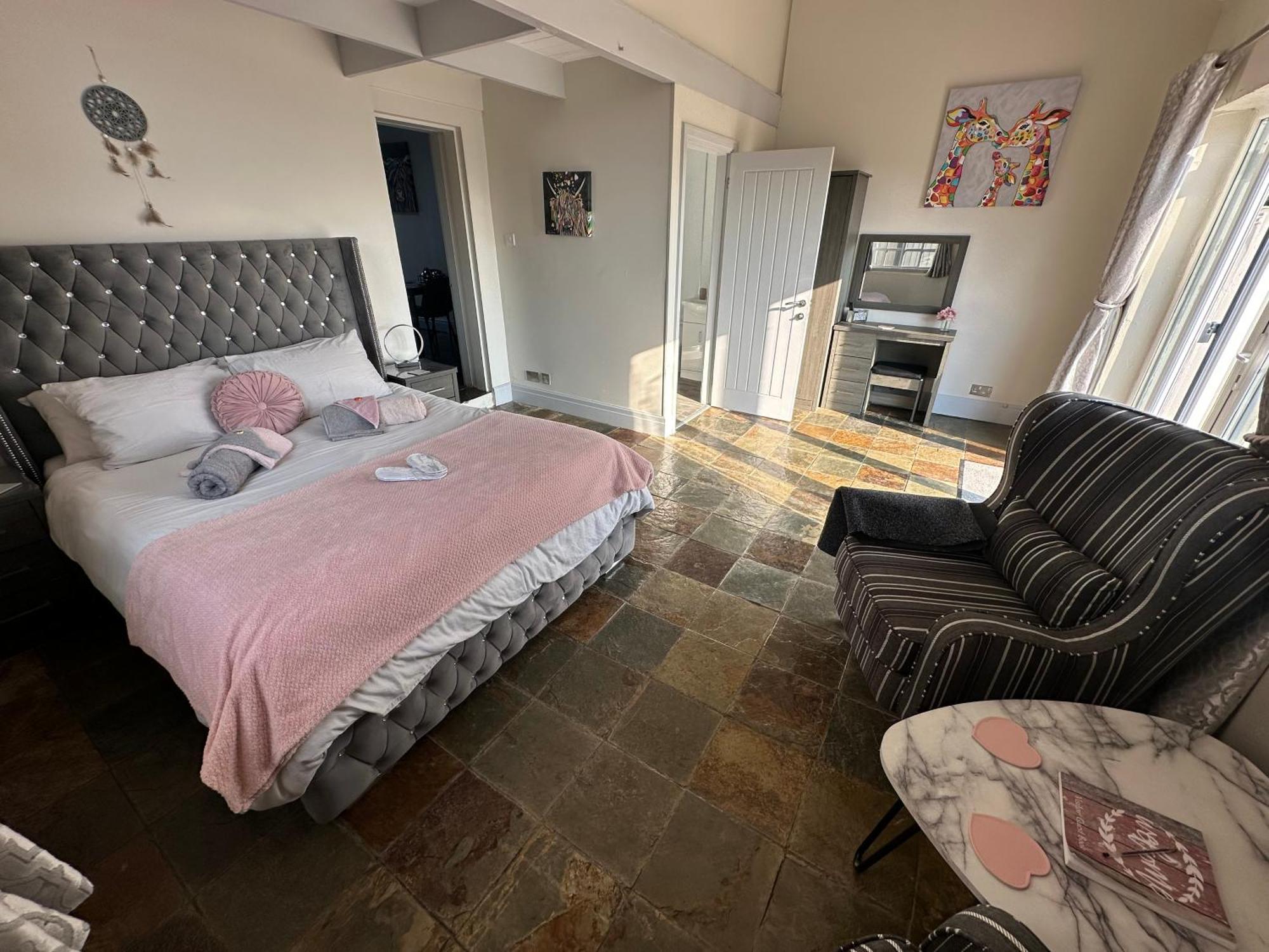 Dwylig Isa Holiday Cottages Rhuddlan Стая снимка