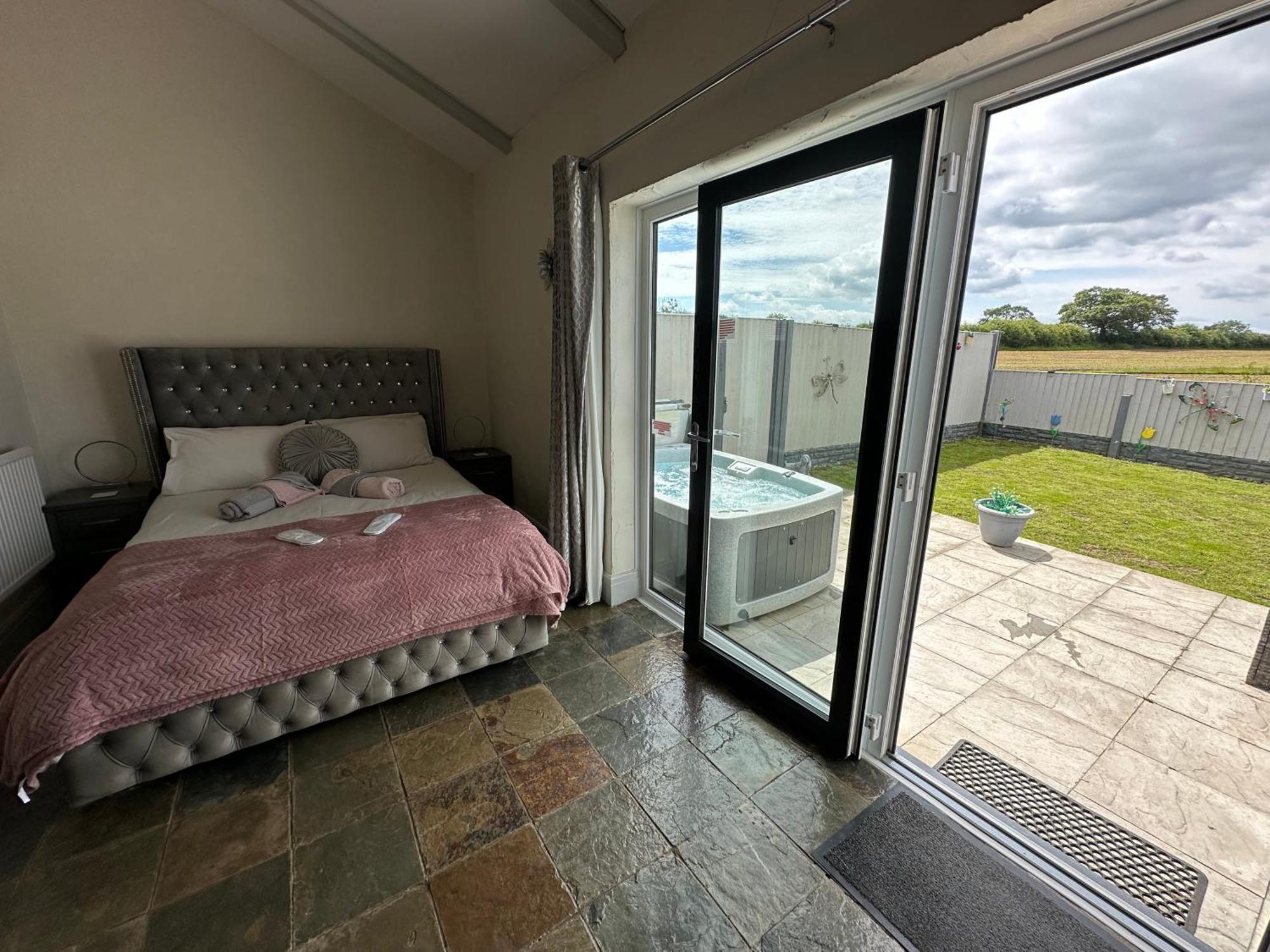 Dwylig Isa Holiday Cottages Rhuddlan Екстериор снимка