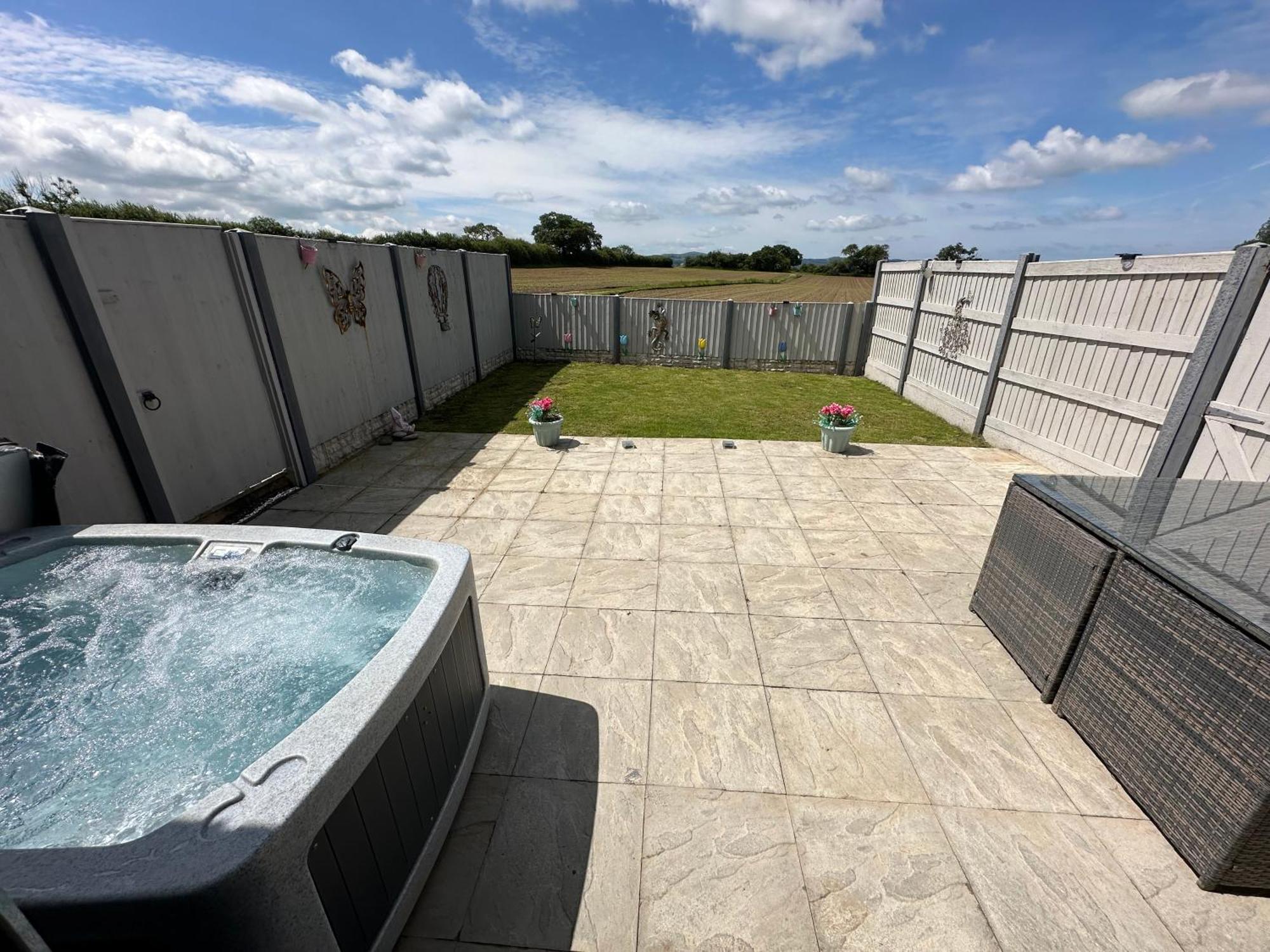 Dwylig Isa Holiday Cottages Rhuddlan Екстериор снимка