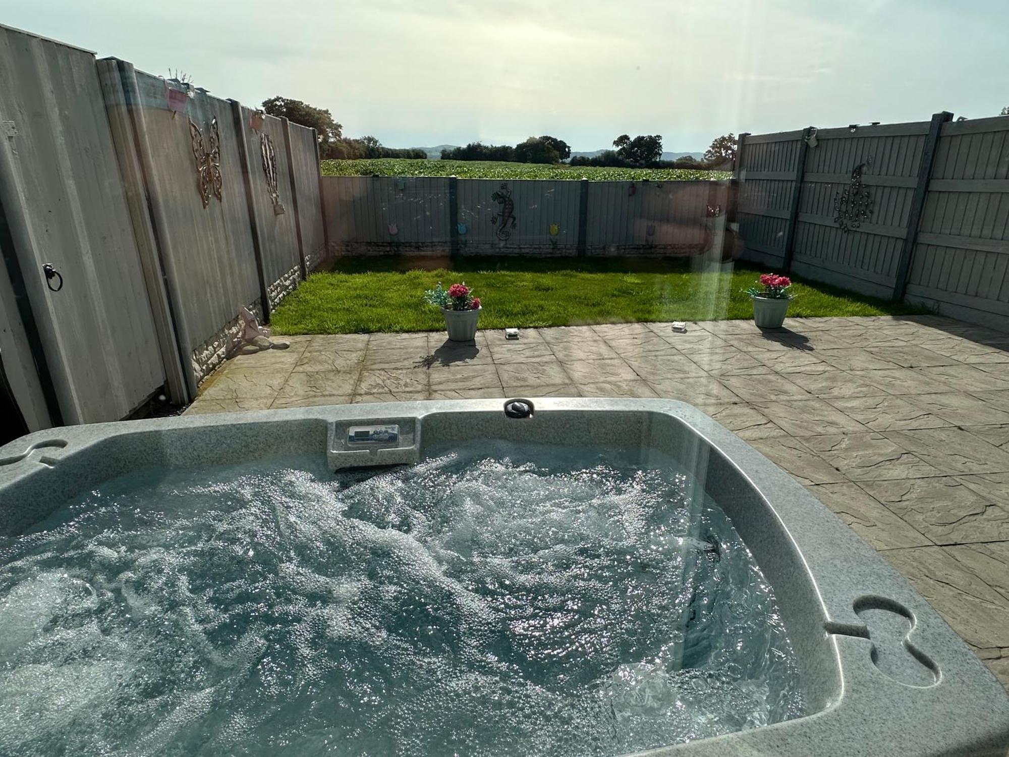 Dwylig Isa Holiday Cottages Rhuddlan Екстериор снимка